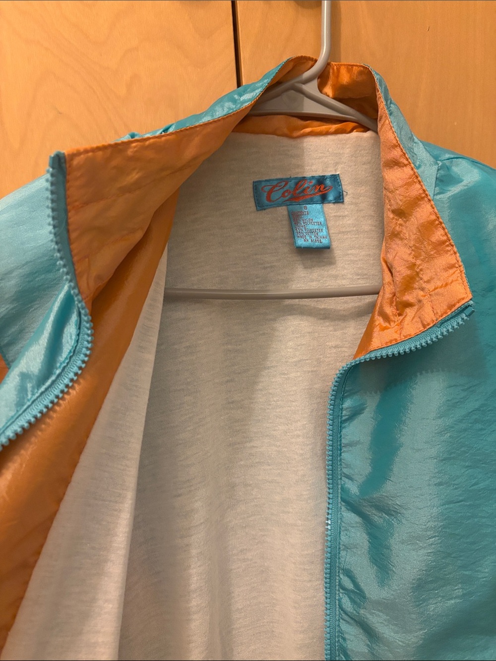 Vintage 1980’s women’s windbreaker jacket by “Colin” shoulder pads - Picture 8 of 9